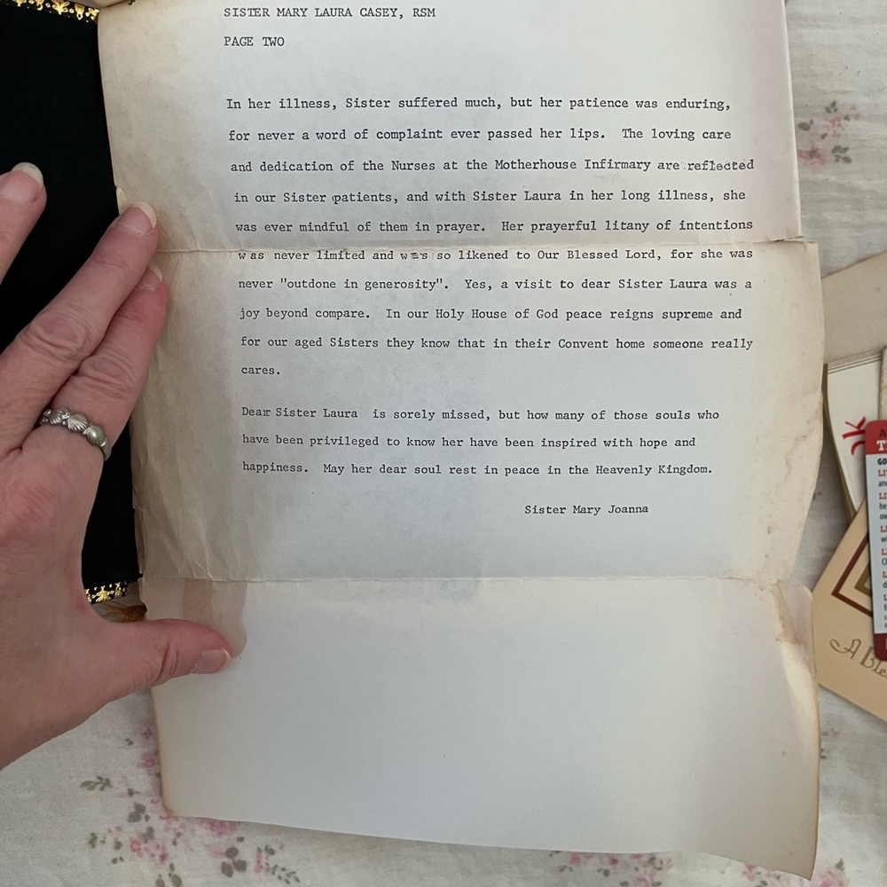 Very special sister owned Vintage Prayer Book by Father Lasance with ephemera - Picture 4 of 10